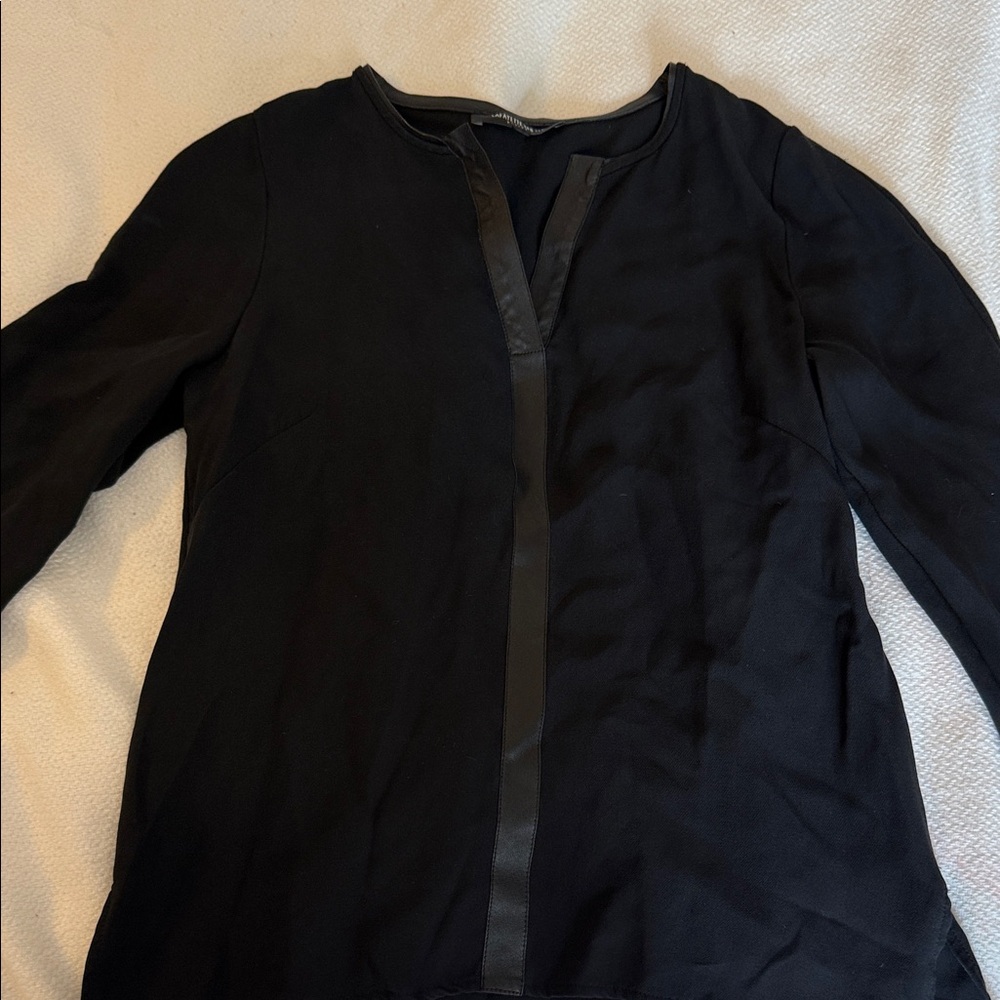 Lafayette 148 Black Long Sleeve Top with faux Leather Trim size 2P